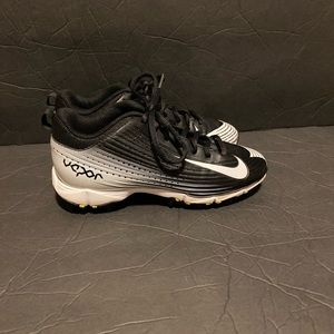 Nike bsbl vapor cleats size 2.5y